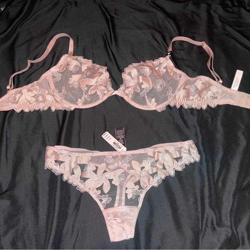 NWT Set Victorias Secret bra and panty set